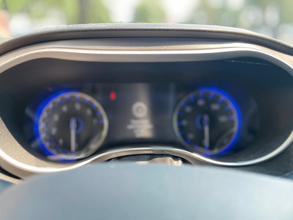 Used 2022 Chrysler Pacifica Touring-L FWD image 15