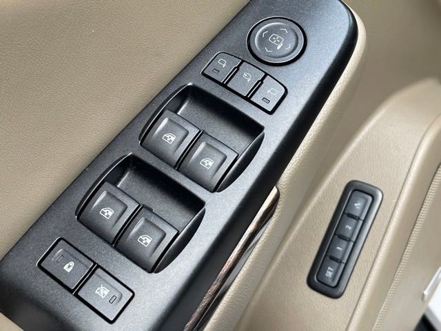 Used 2017 GMC Yukon SLT image 19