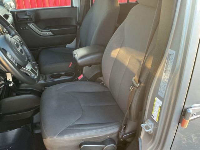 Used 2018 Jeep Wrangler Unlimited Sport S image 34