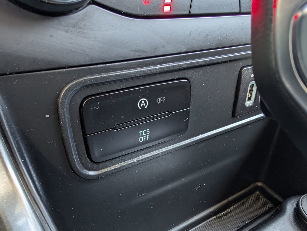 Used 2020 Ford EcoSport SE w/ SE Convenience Package image 30