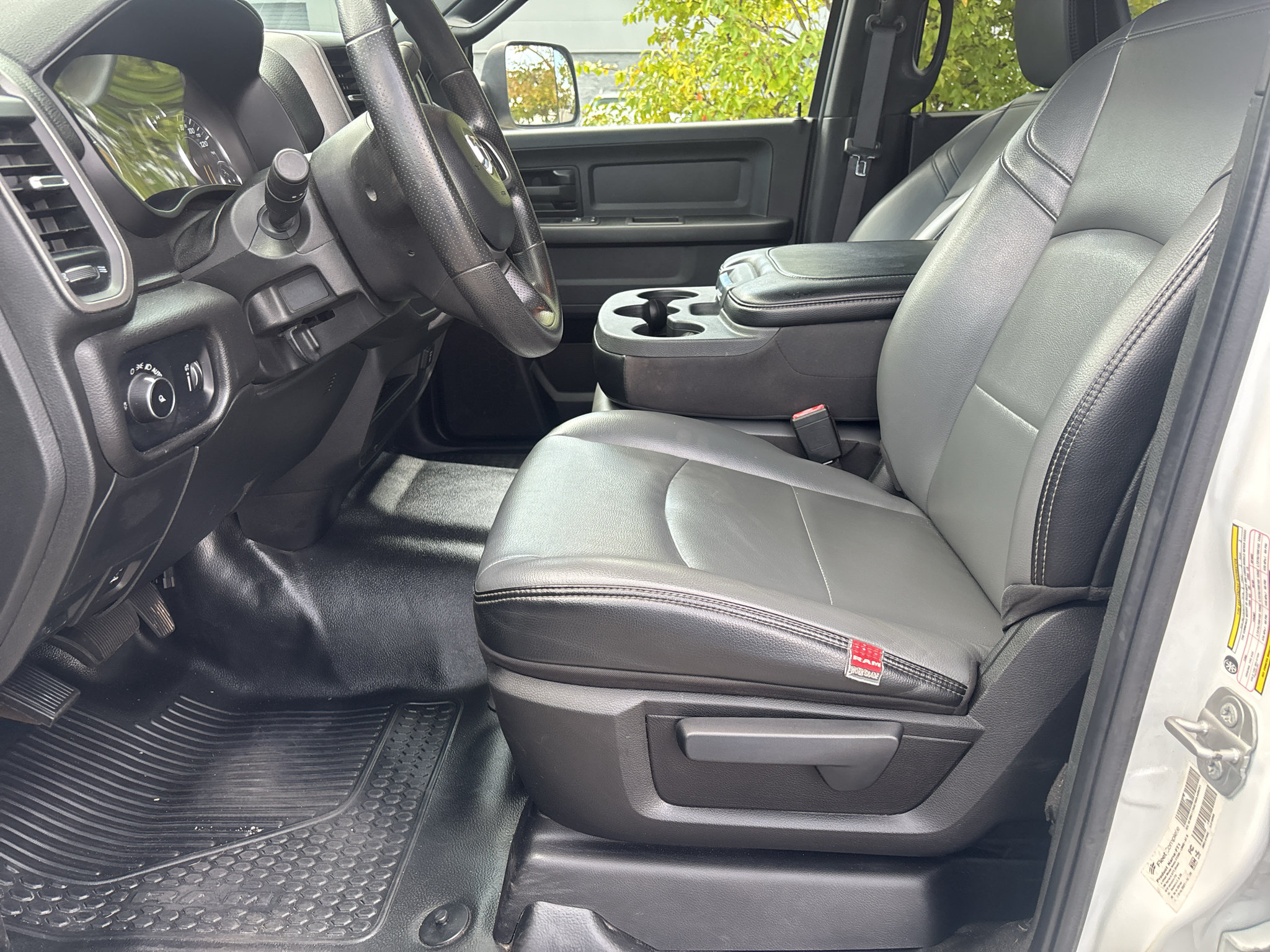 Used 2022 RAM 2500 Tradesman w/ Chrome Appearance Group AWD/4WD image 14