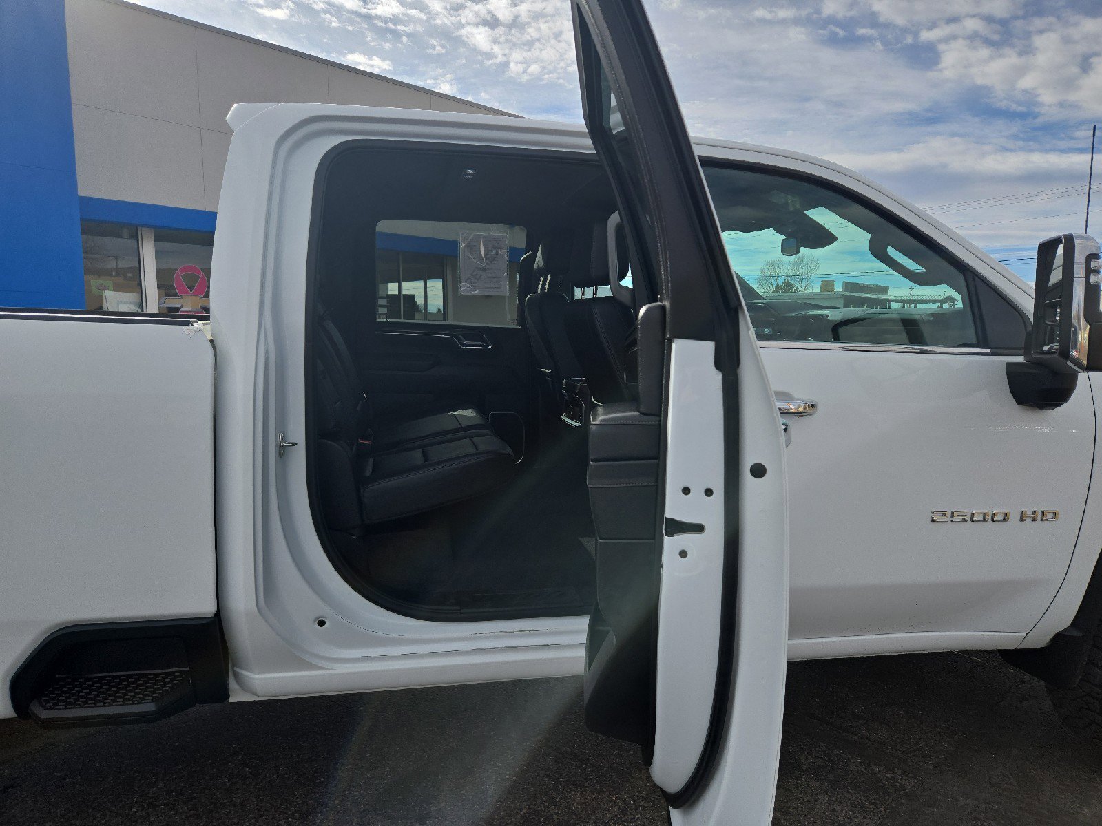 Used 2024 Chevrolet Silverado 2500 LTZ w/ LTZ Convenience Package image 19