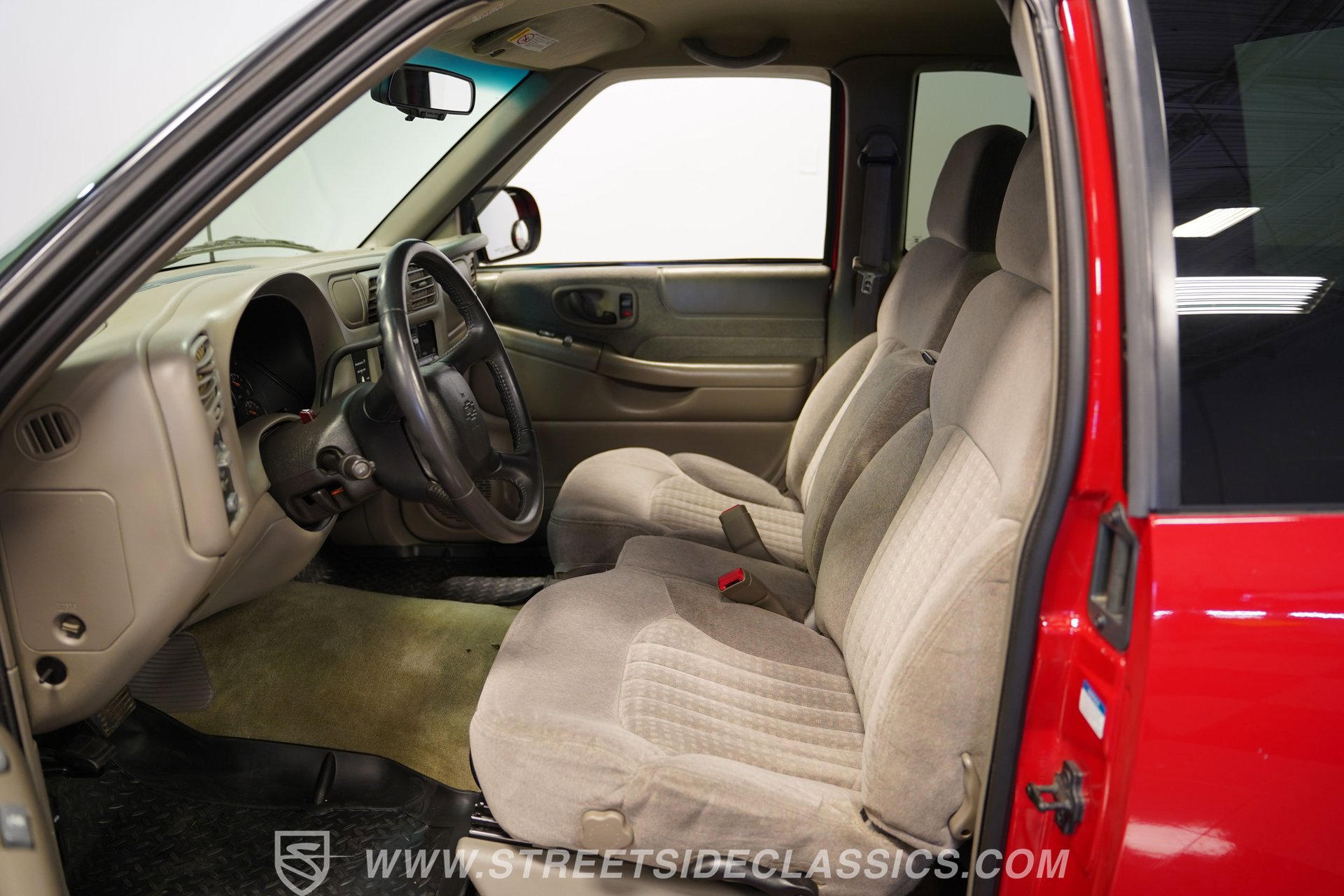 Used 2000 Chevrolet S10 Pickup Xtreme w/ Preferred Equipment Group RWD image 39