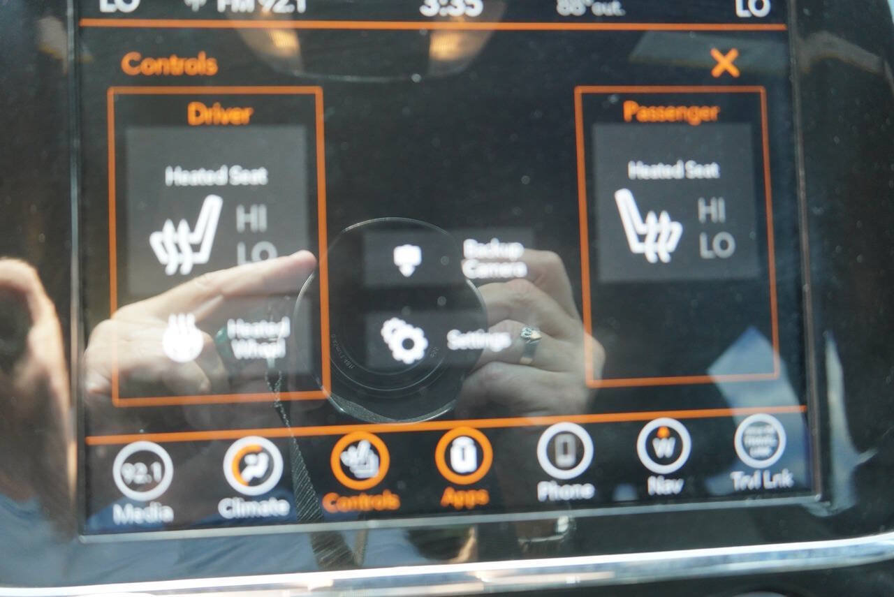 Used 2021 Jeep Grand Cherokee Laredo X AWD/4WD image 22