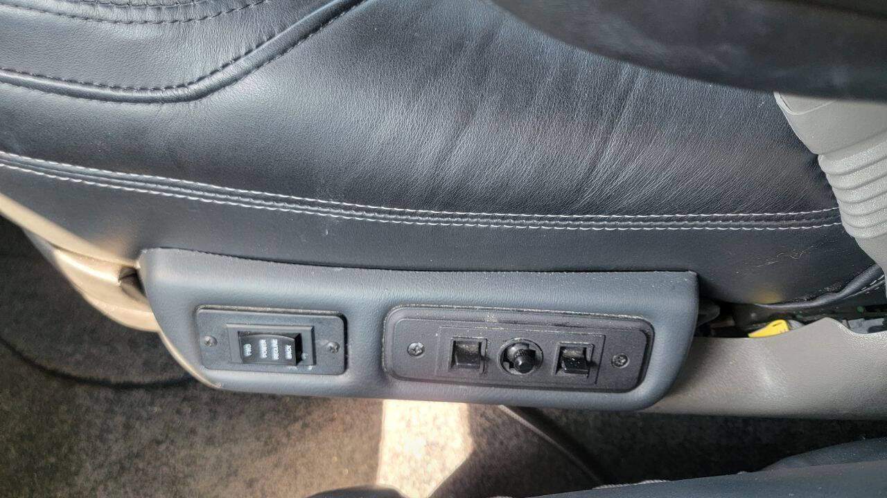 Used 2021 GMC Savana 2500 2500 3dr Cargo Van w/ Enhanced Convenience Package image 15