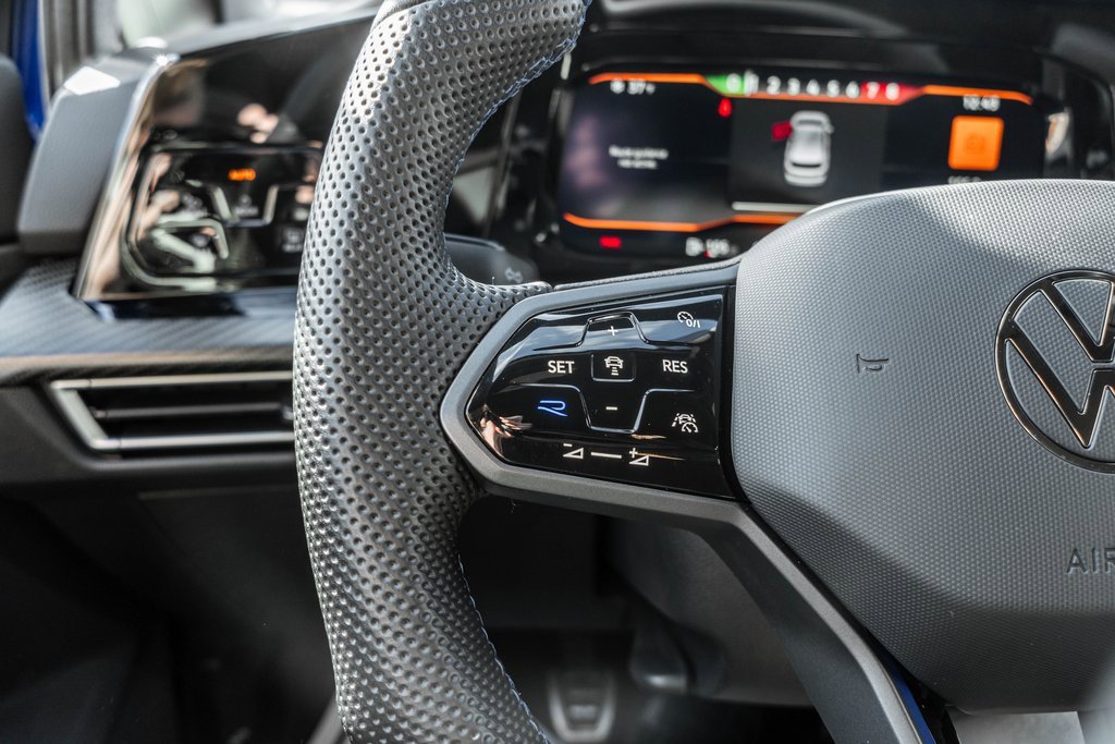 Used 2023 Volkswagen Golf 20th Anniversary Edition image 23