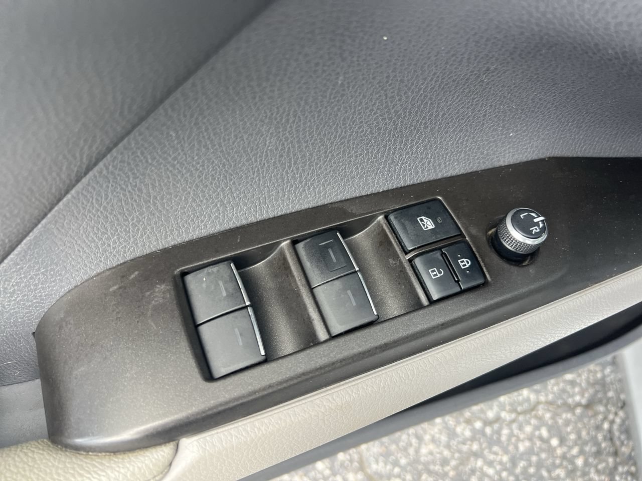 Used 2021 Toyota Camry XLE w/ Navigation Package FWD image 15
