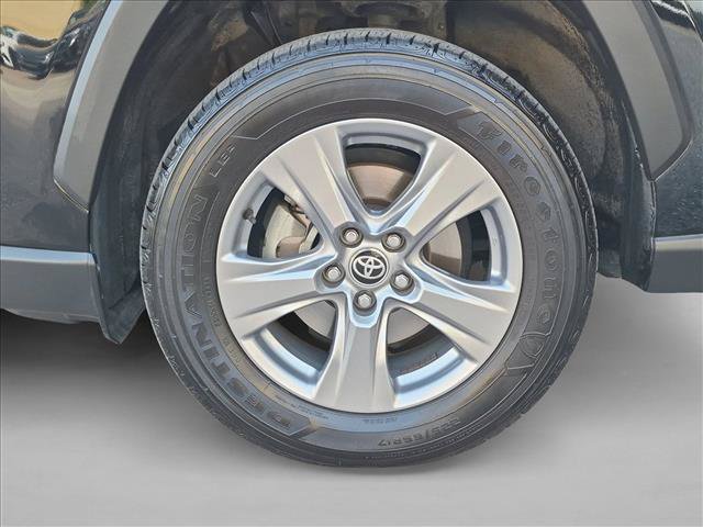 Used 2024 Toyota RAV4 LE AWD/4WD image 23