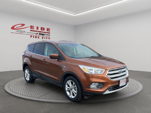 Used 2017 Ford Escape SE AWD/4WD image 12