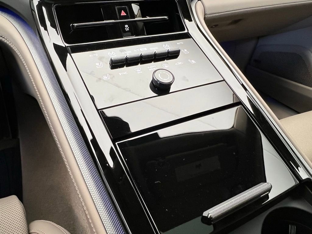 Used 2026 Porsche Panamera image 11