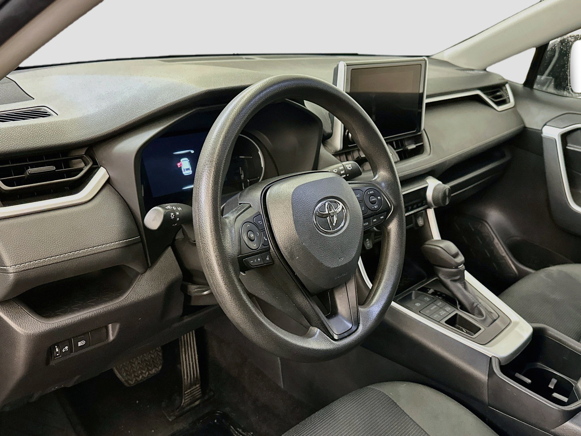 Used 2025 Toyota RAV4 LE AWD/4WD image 18