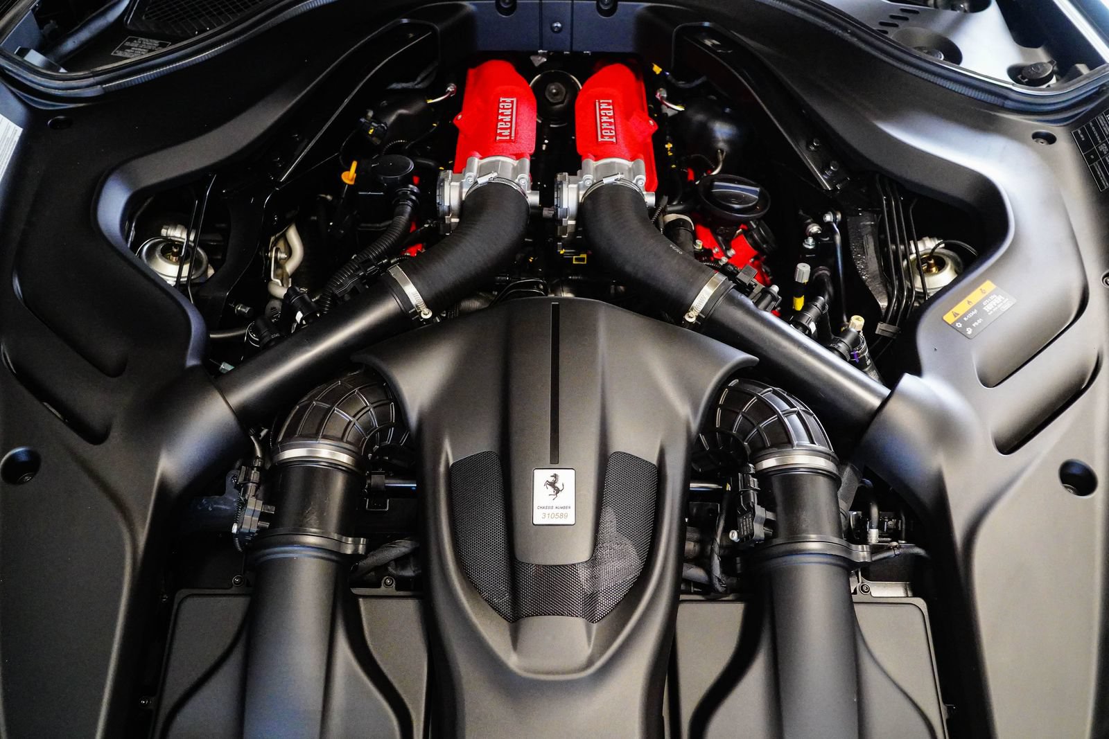 Used 2024 Ferrari Roma Spider RWD image 33