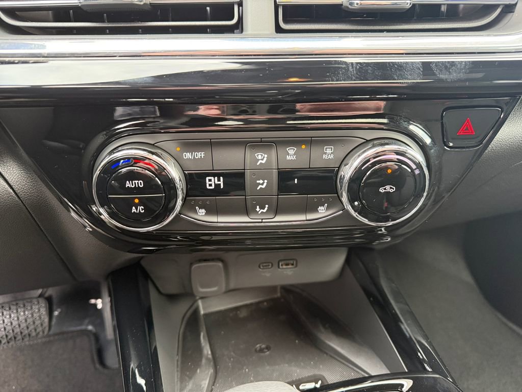 New 2026 Chevrolet Trax RS w/ Sunroof Package image 19