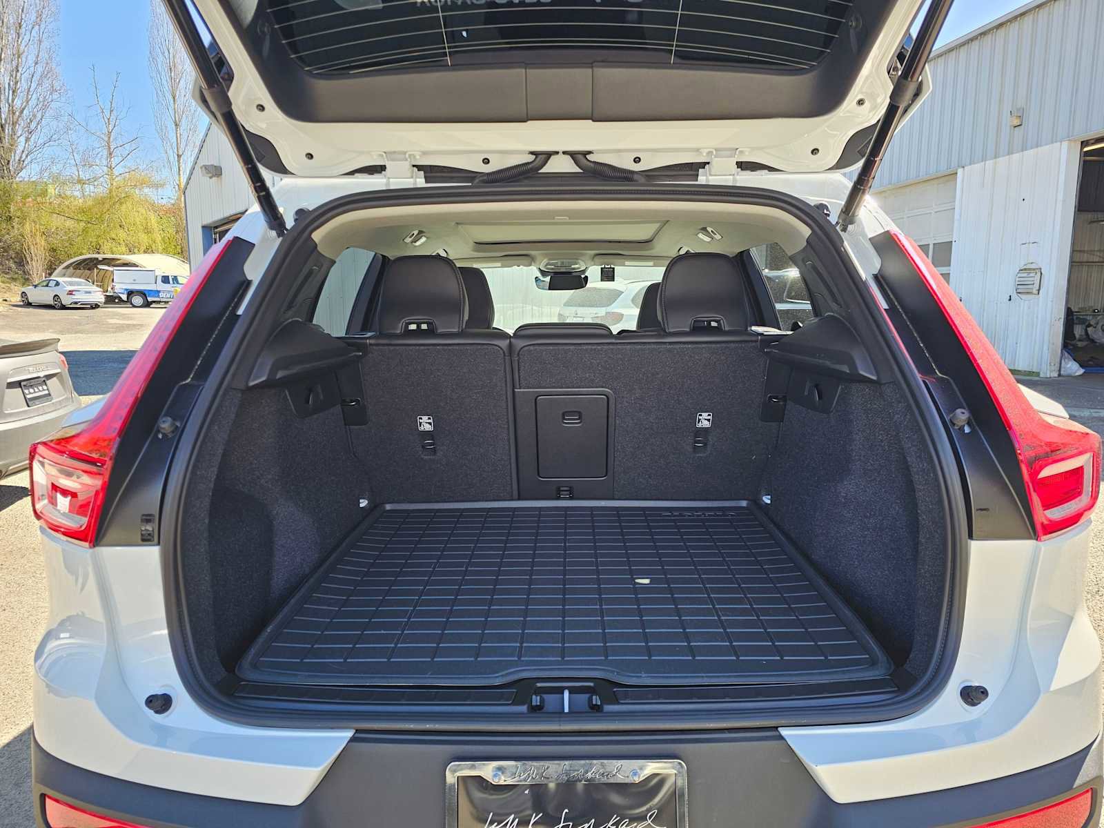 Used 2025 Volvo XC40 B5 Core w/ Climate Package AWD/4WD image 15