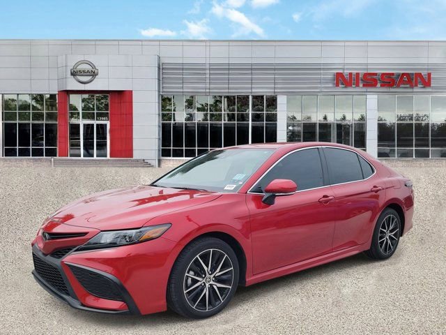 Used 2024 Toyota Camry SE image 7