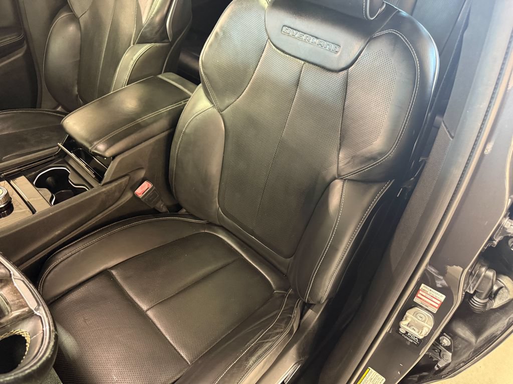 Used 2021 Jeep Grand Cherokee L Overland w/ Luxury Tech Group IV RWD image 14