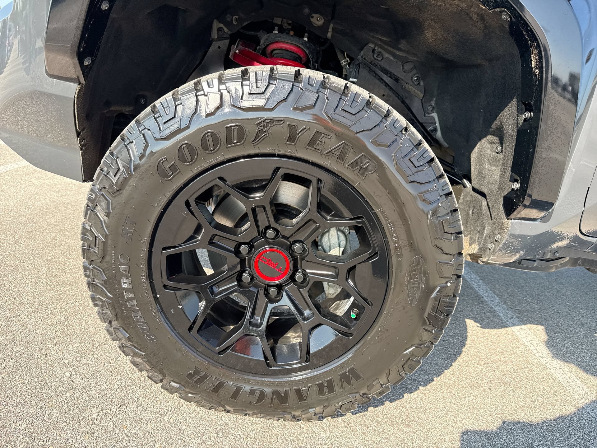 Certified 2025 Toyota Tacoma TRD Pro AWD/4WD image 19