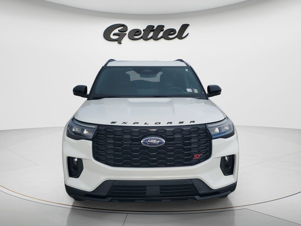 Used 2025 Ford Explorer ST AWD/4WD image 2