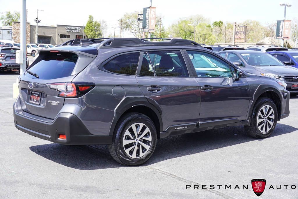 Used 2023 Subaru Outback Onyx Edition AWD/4WD image 22