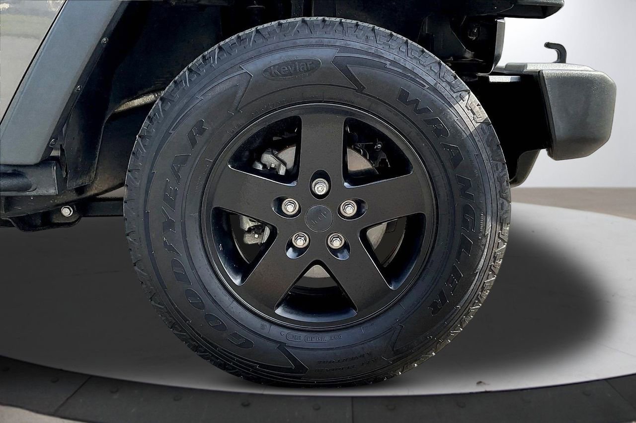 Certified 2016 Jeep Wrangler Unlimited Sport image 31