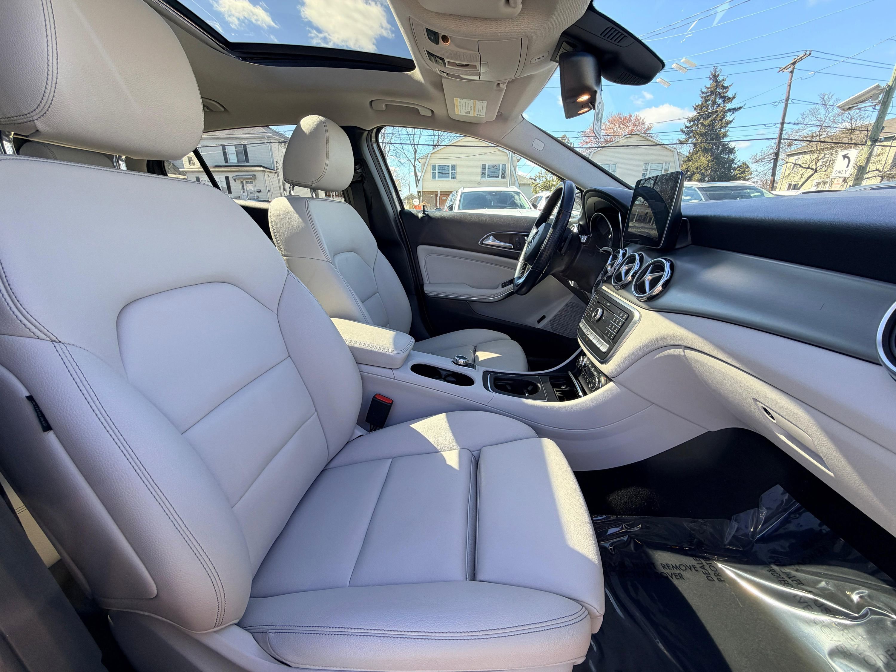 Used 2019 Mercedes-Benz GLA 250 4MATIC image 31