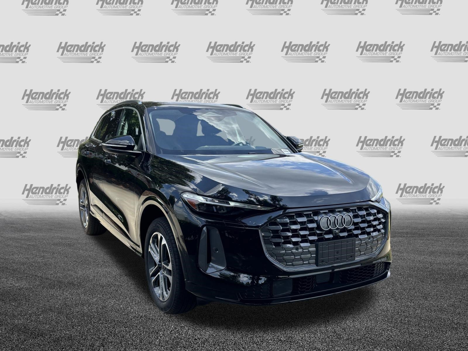 Certified 2025 Audi Q5 Premium w/ Premium Plus AWD/4WD image 2