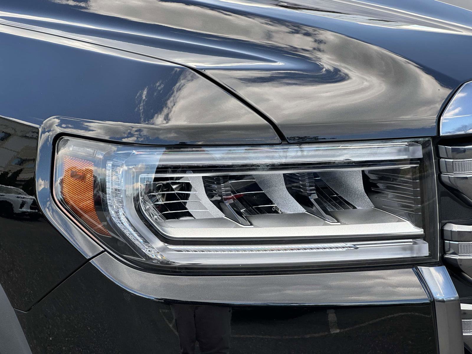 Used 2023 GMC Acadia AT4 w/ Technology Package image 8