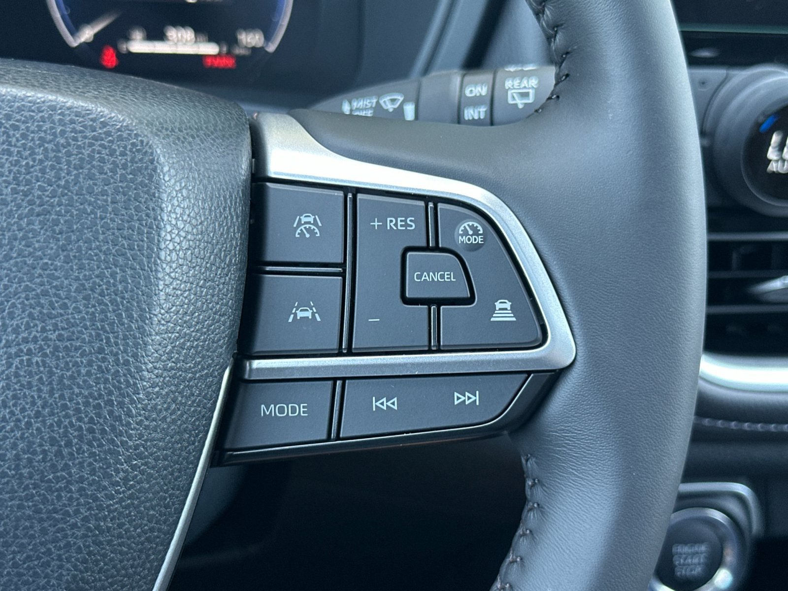 Used 2026 Toyota Grand Highlander FWD image 27