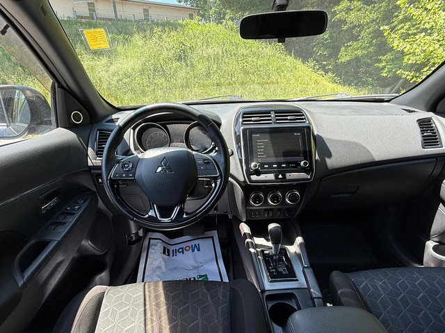 Used 2020 Mitsubishi Outlander Sport SE AWD/4WD image 10