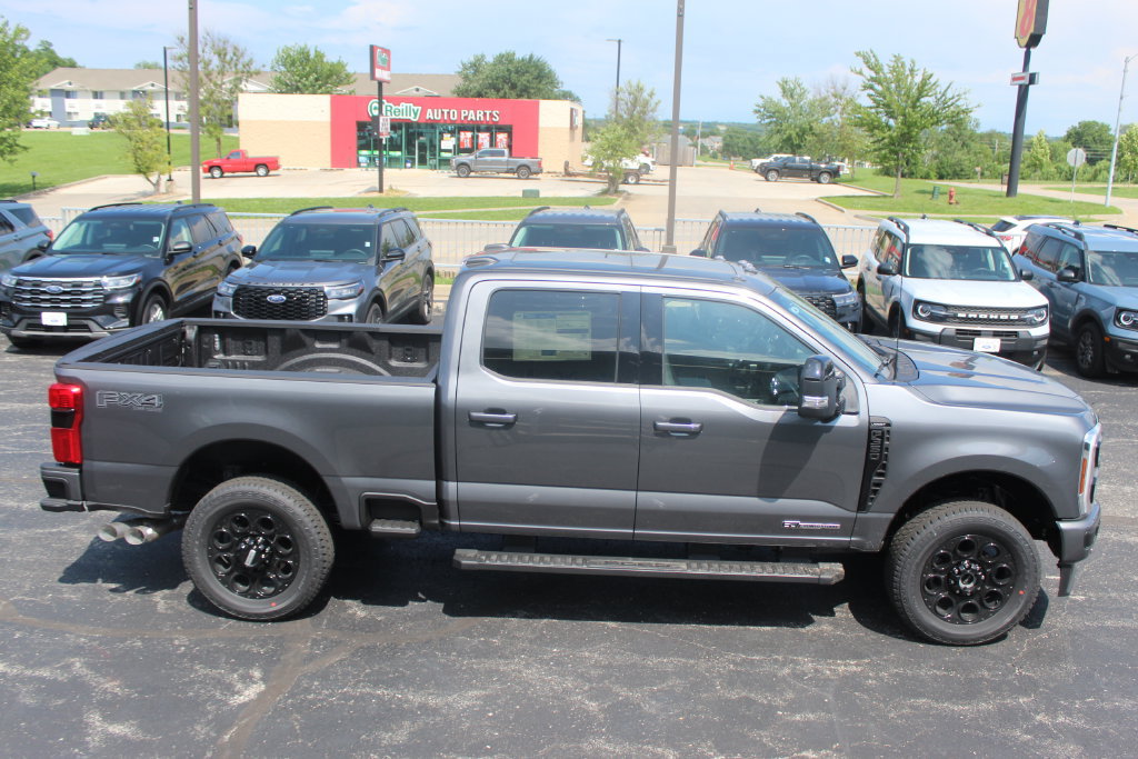 New 2026 Ford F350 Lariat w/ Black Appearance Package AWD/4WD image 12
