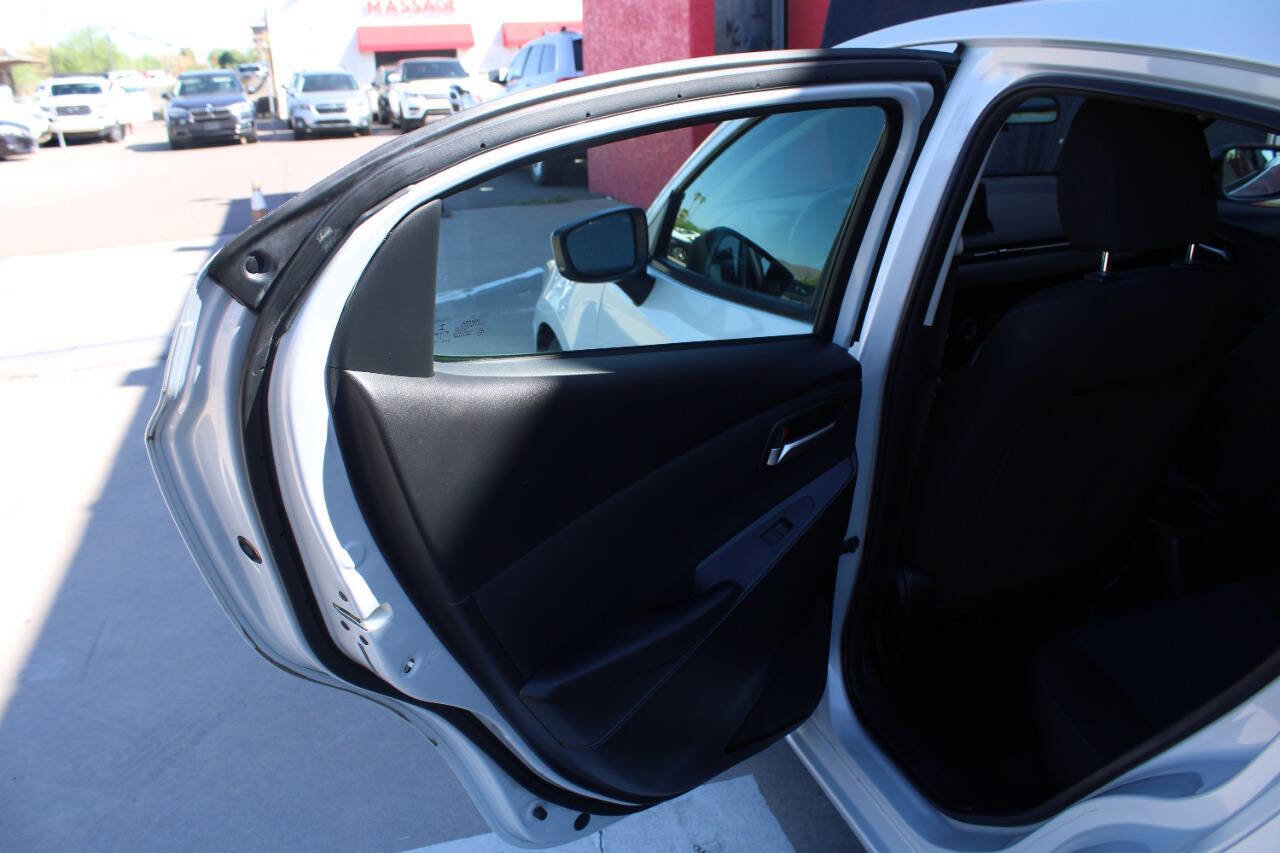 Used 2020 Toyota Yaris LE image 11