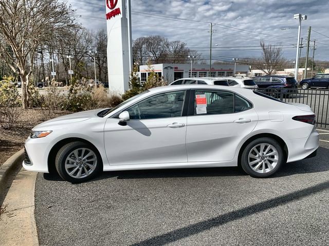 Used 2023 Toyota Camry LE image 4