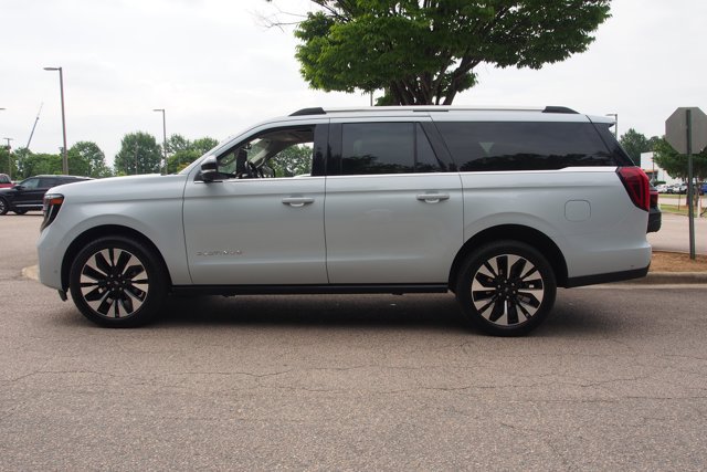 Certified 2025 Ford Expedition Max Platinum w/ Driver's Package AWD/4WD image 4