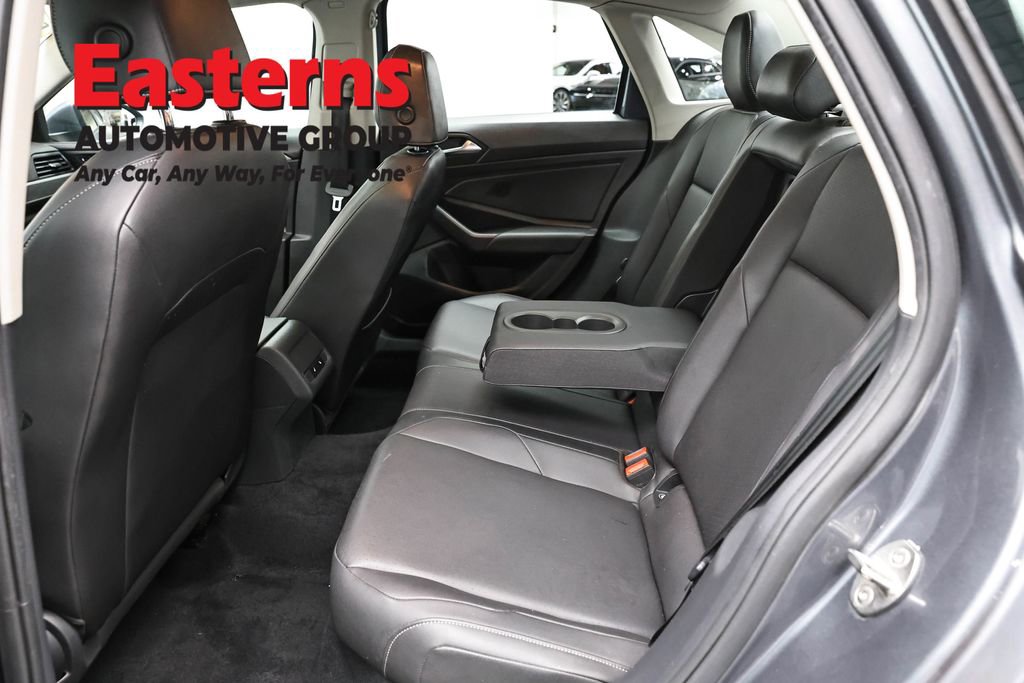 Used 2020 Volkswagen Jetta SE w/ SE Cold Weather Package image 22