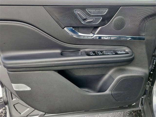 Certified 2024 Lincoln Corsair AWD w/ Equipment Group 101A image 8