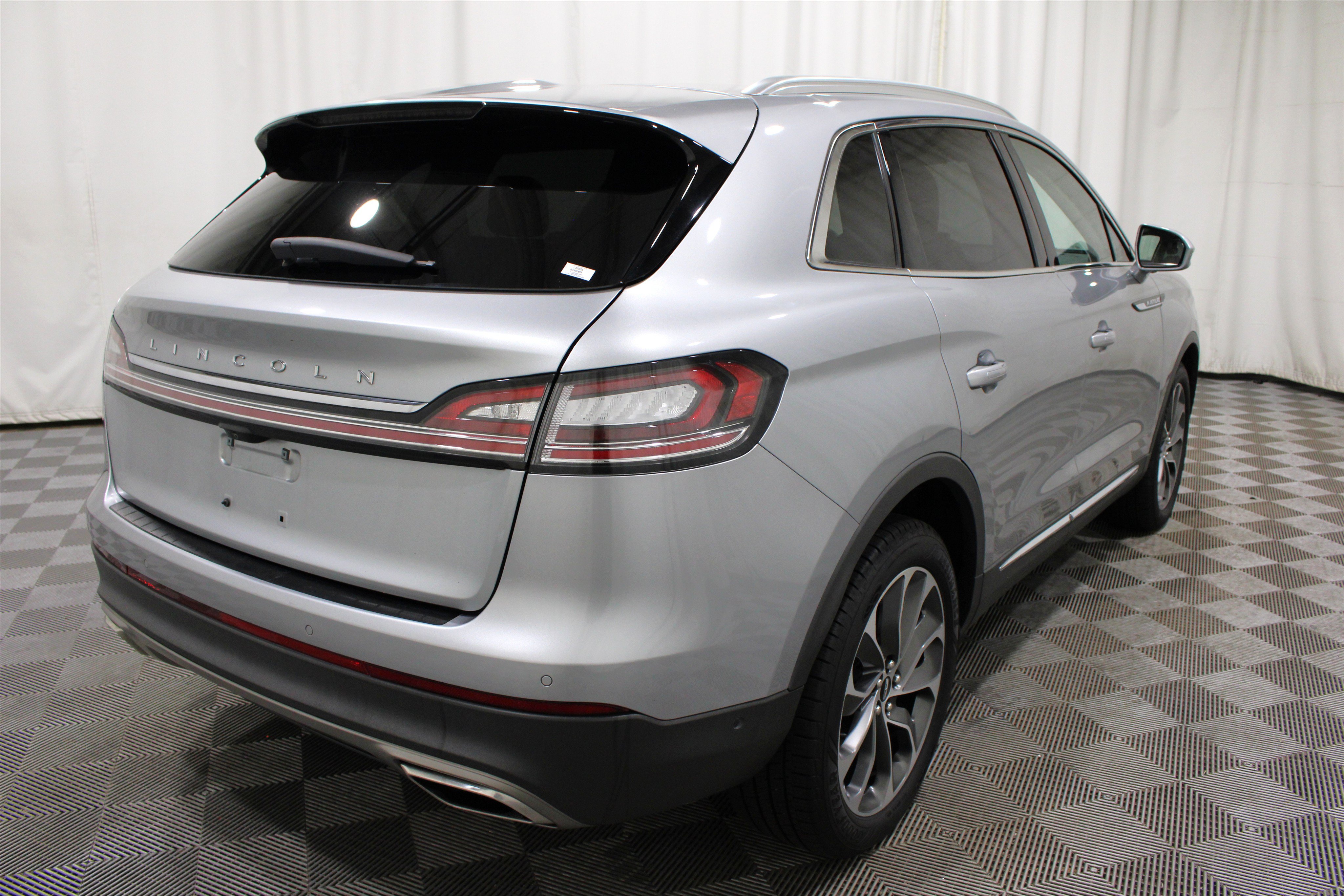 Used 2023 Lincoln Nautilus Reserve w/ Equipment Group 201A AWD/4WD image 31