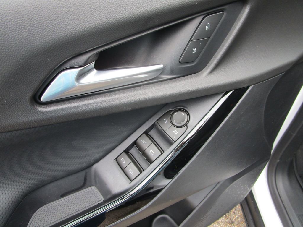 New 2026 Chevrolet Equinox LT w/ LPO, Floor Liner Package FWD image 18