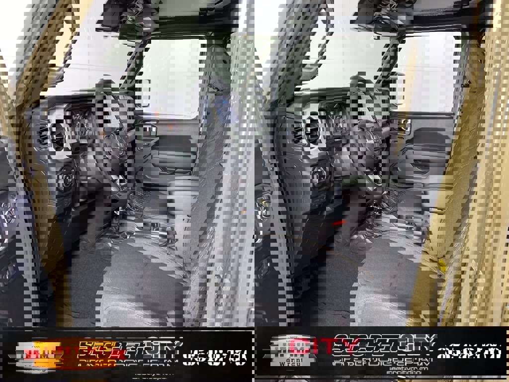 New 2025 Jeep Gladiator Sport image 11