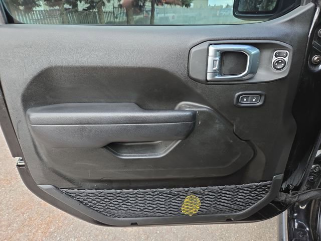 Used 2024 Jeep Gladiator Mojave w/ Technology Group image 17