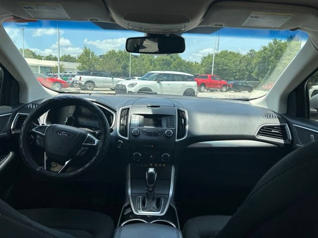 Used 2018 Ford Edge SEL w/ Ford Safe & Smart Package FWD image 17