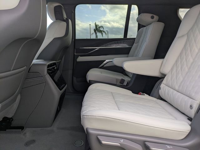 New 2026 Cadillac Escalade IQL Sport 1 w/ LPO, ONYX Package AWD/4WD image 19