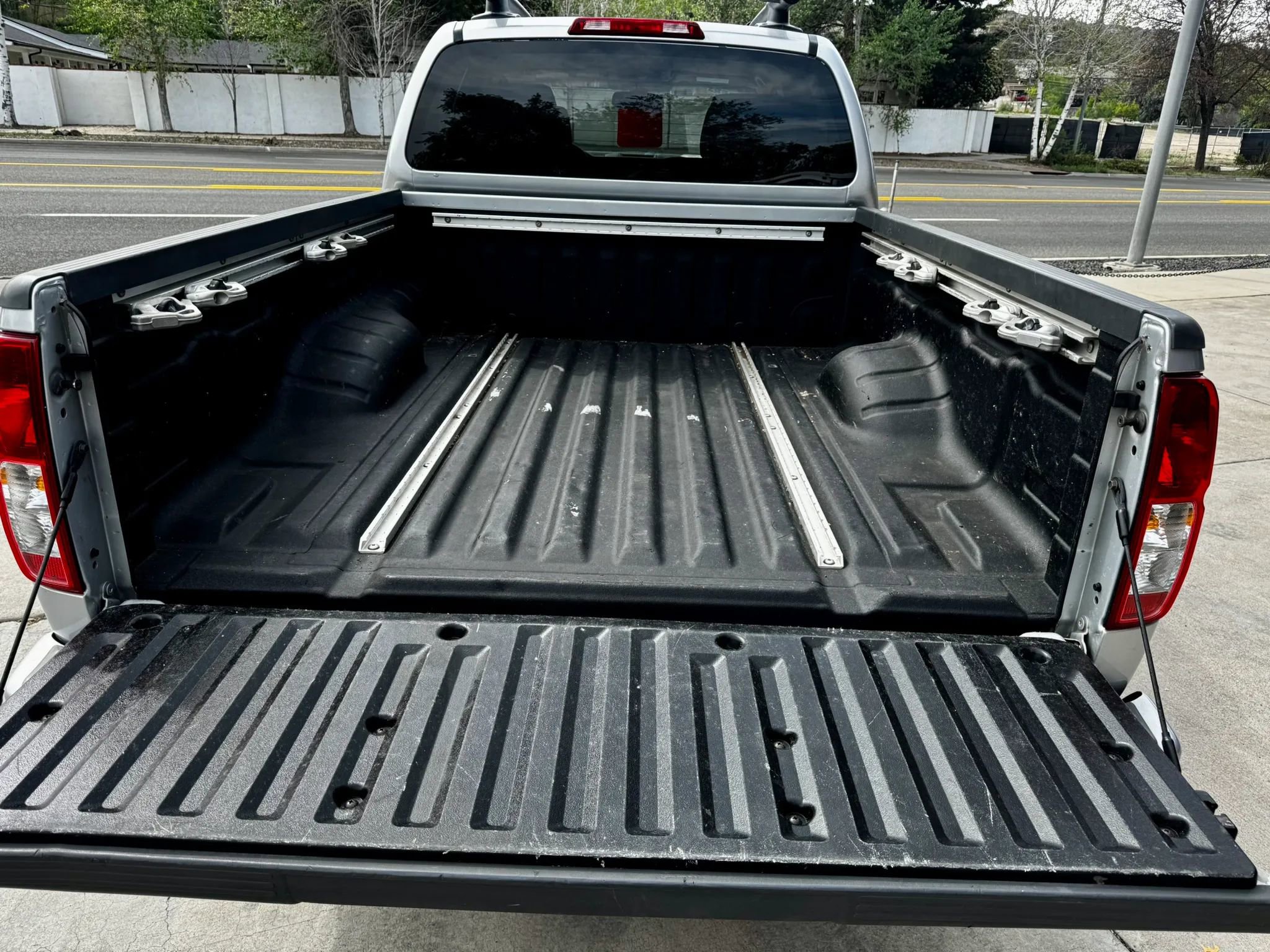 Used 2007 Nissan Frontier LE RWD image 6