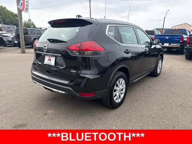 Used 2017 Nissan Rogue S AWD/4WD image 3