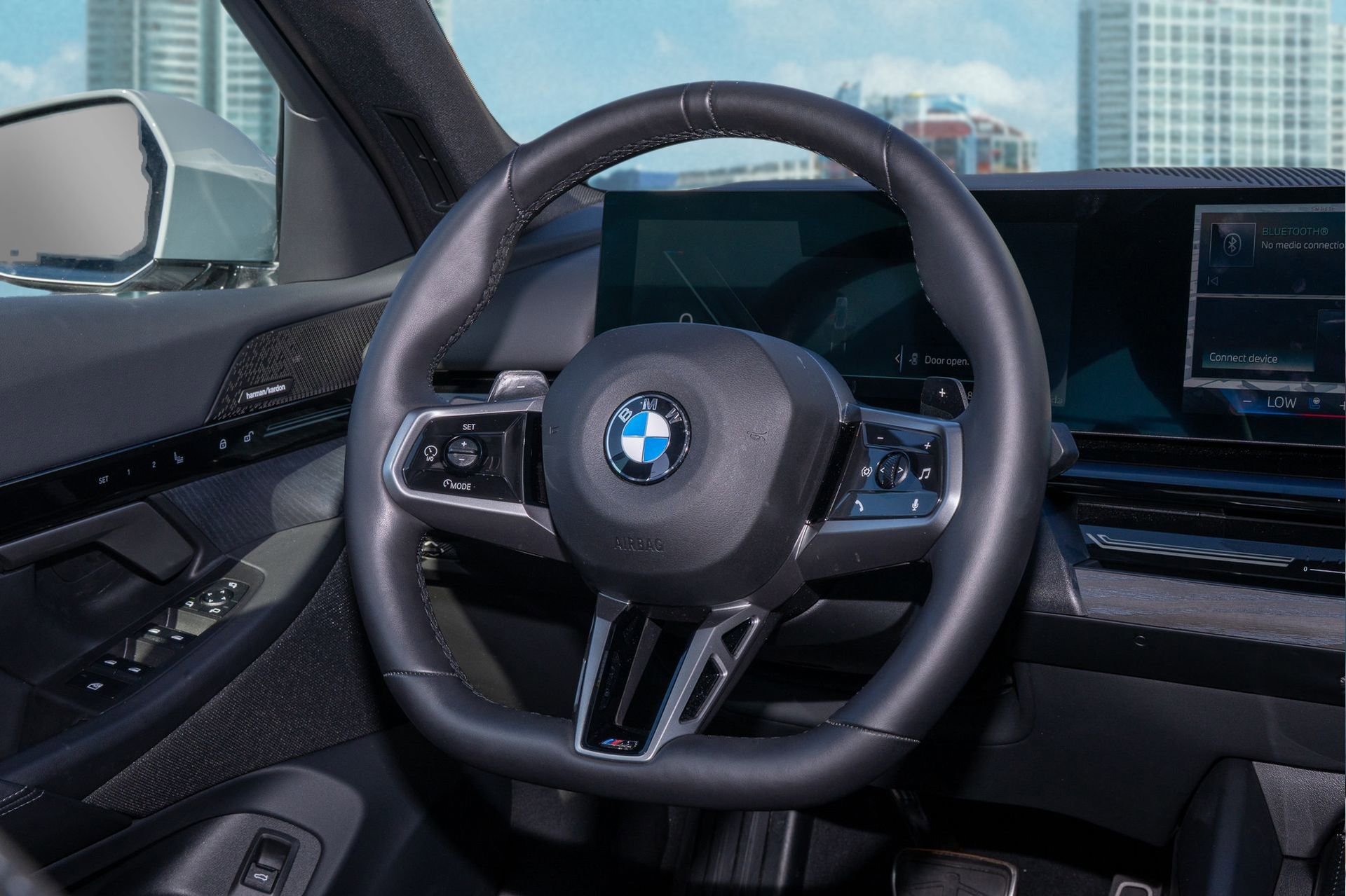 Used 2025 BMW 530i w/ M Sport Package image 23