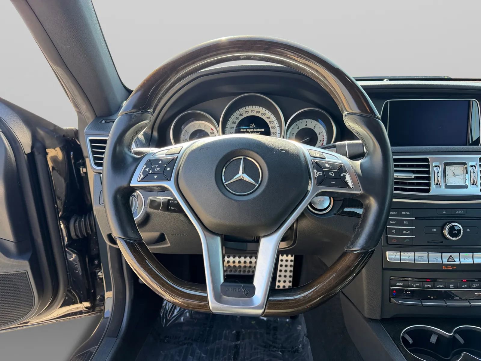 Used 2017 Mercedes-Benz E 400 4MATIC Coupe image 22