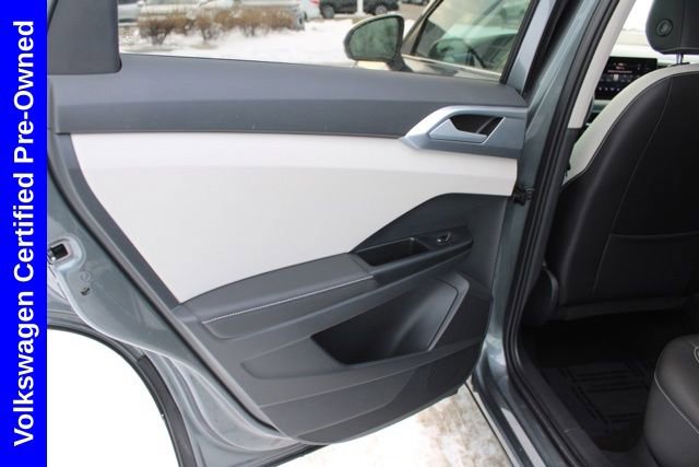 Used 2025 Volkswagen Taos SE image 22