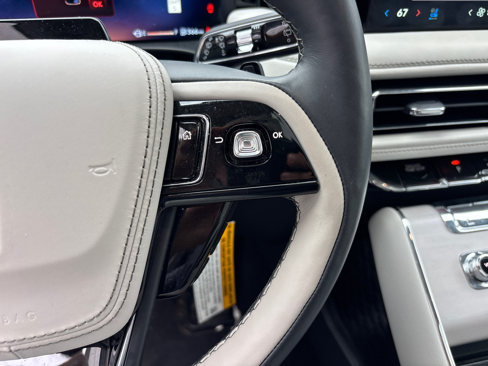 New 2026 Lincoln Aviator Reserve AWD/4WD image 18