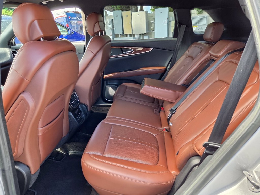 Used 2018 Lincoln MKX Reserve w/ Driver Assistance Package FWD image 14