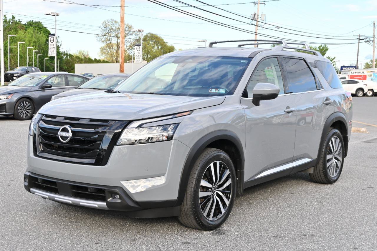 Used 2023 Nissan Pathfinder Platinum AWD/4WD image 6