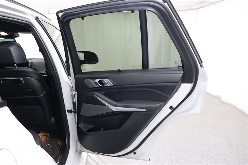Used 2026 BMW X5 M60i AWD/4WD image 39